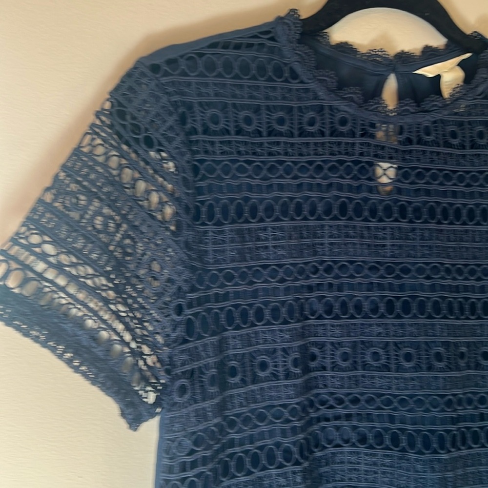 H&M Navy Lace crochet front top. Size medium. Excellent condition!